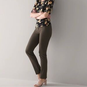 White House Black Market Classic Slim Trouser Comfort Stretch pants. Size 2